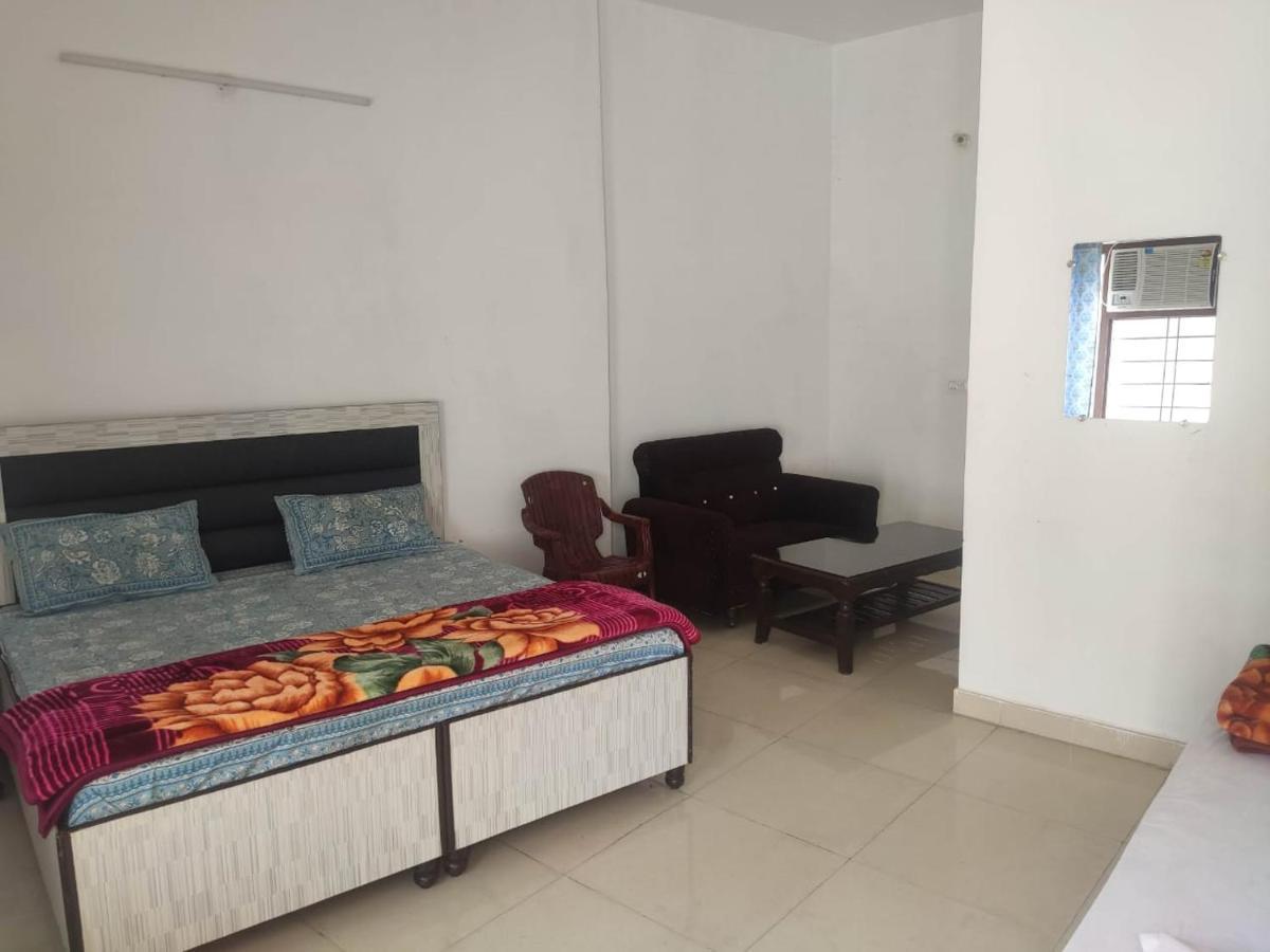 Roop Niwas Bed and Breakfast Amritsar Exteriör bild