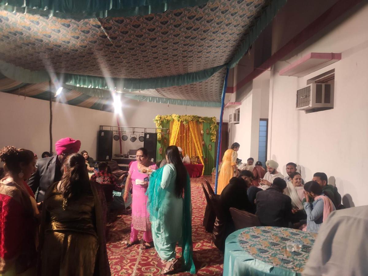 Roop Niwas Bed and Breakfast Amritsar Exteriör bild