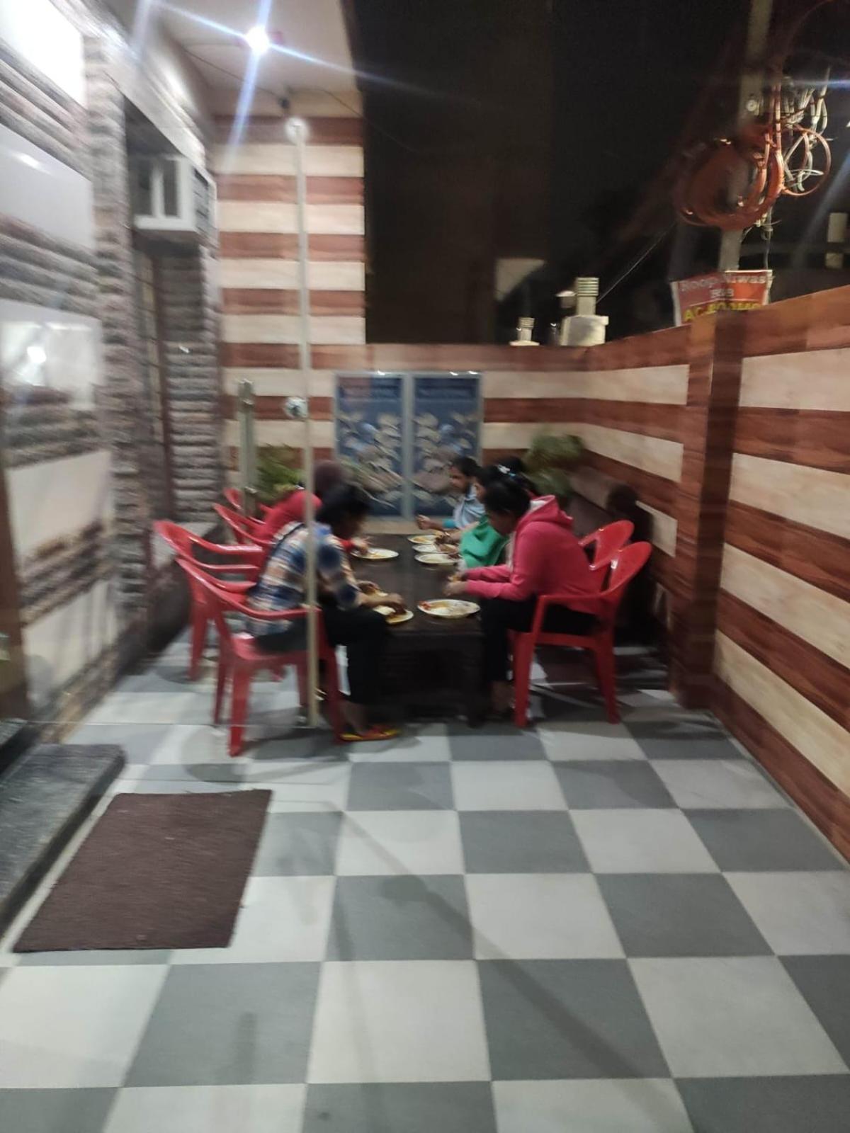 Roop Niwas Bed and Breakfast Amritsar Exteriör bild